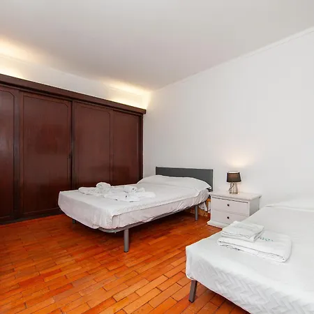 Apartment V - Seacliff *